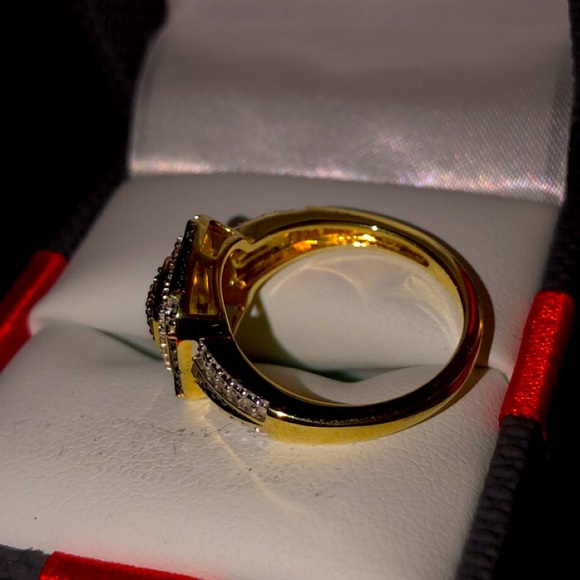 Sold - Picture 4 of 6